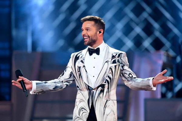 Ricky Martin tiene embriones congelados esperando para ampliar su familia