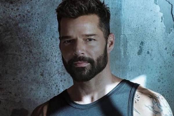 Ricky Martin lanzará a la medianoche remezcla de Tiburones junto a Farruko