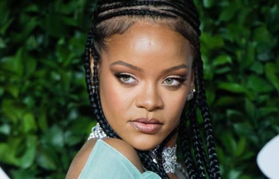 Rihanna se prepara para lanzar su propio libro de recetas caribeñas