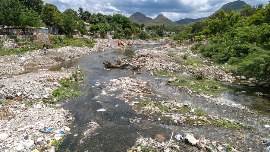 Realizan operativos en río Baní tras publicación de Diario Libre