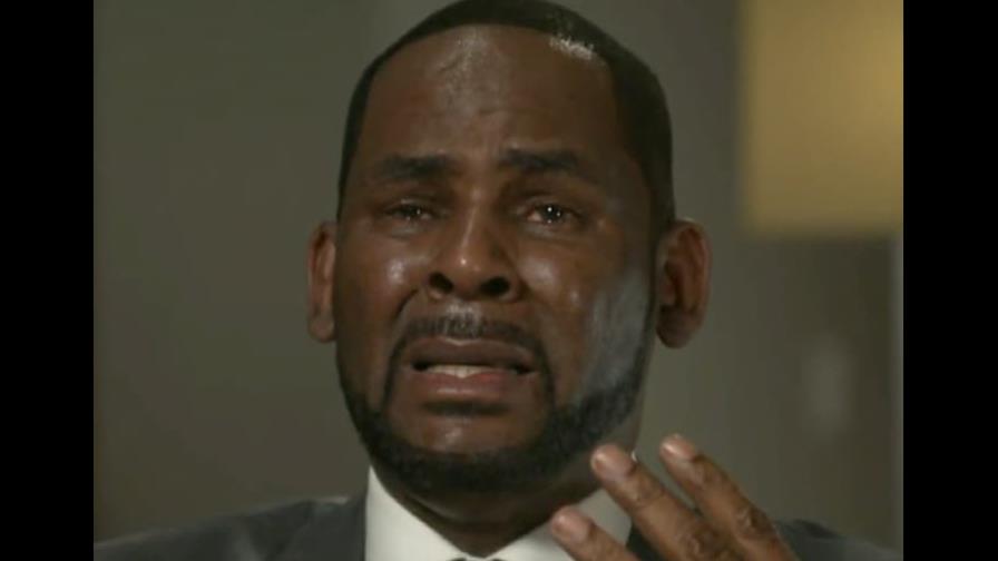 R. Kelly se exalta durante entrevista; culpa a los padres por “venderle” hijas a él