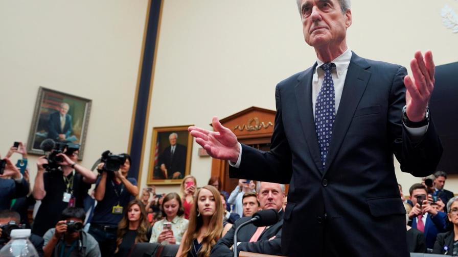 Citan a dos ex colaboradores de Trump por informe de Mueller