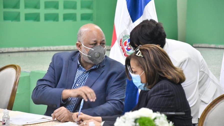 Consejo Nacional de Educación se encuentra reunido 