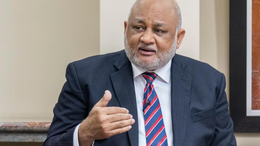 Roberto Fulcar dice no hay condiciones para anunciar inicio del próximo año escolar Roberto Fulcar dice no hay condiciones para anunciar inicio del próximo año escolar