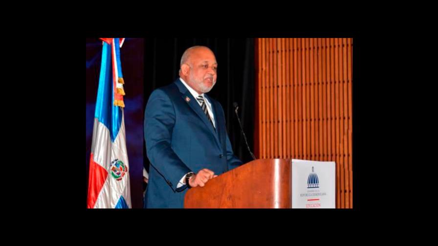 Cada estudiante tendrá un dispositivo móvil y acceso a internet en su hogar