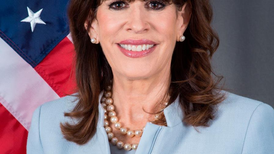 Embajadora de EEUU afirma que es seguro visitar RD