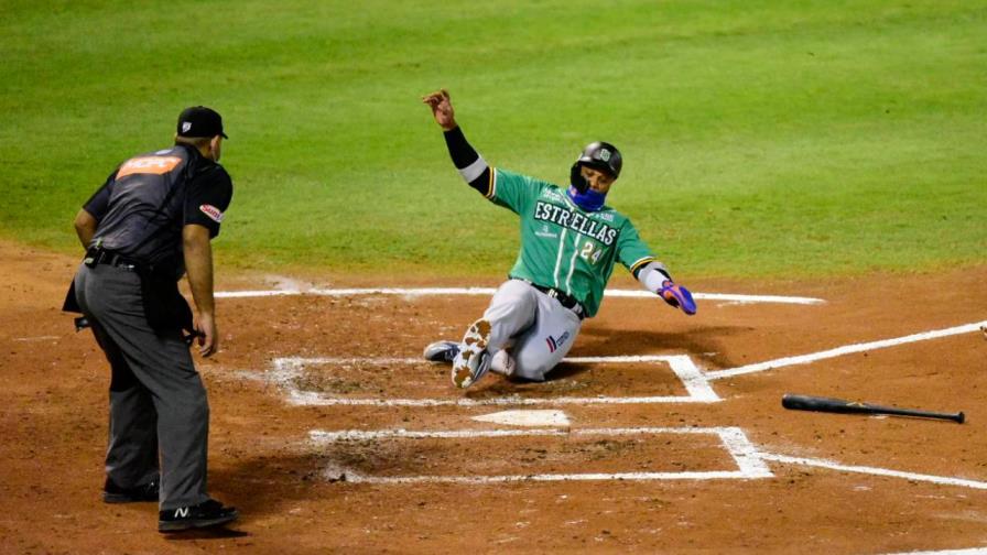 Las Estrellas avanzan a la semifinal al eliminar al Escogido con un triunfo dos por cero Las Estrellas avanzan a la semifinal al eliminar al Escogido con un triunfo dos por cero