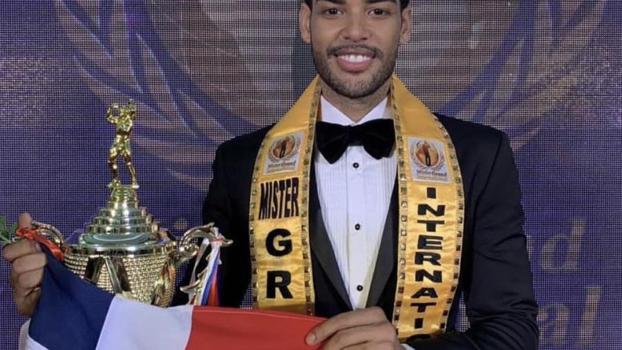 Rodney Tapia, primer latino en ganar el Mister Grand Internacional