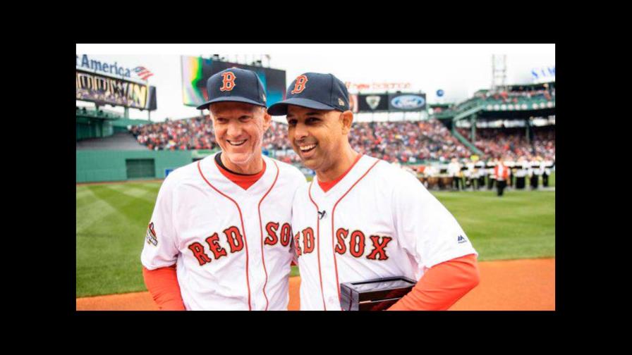 Los Medias Rojas retiran etiqueta de interino al piloto Roenicke Los Medias Rojas retiran etiqueta de interino al piloto Roenicke