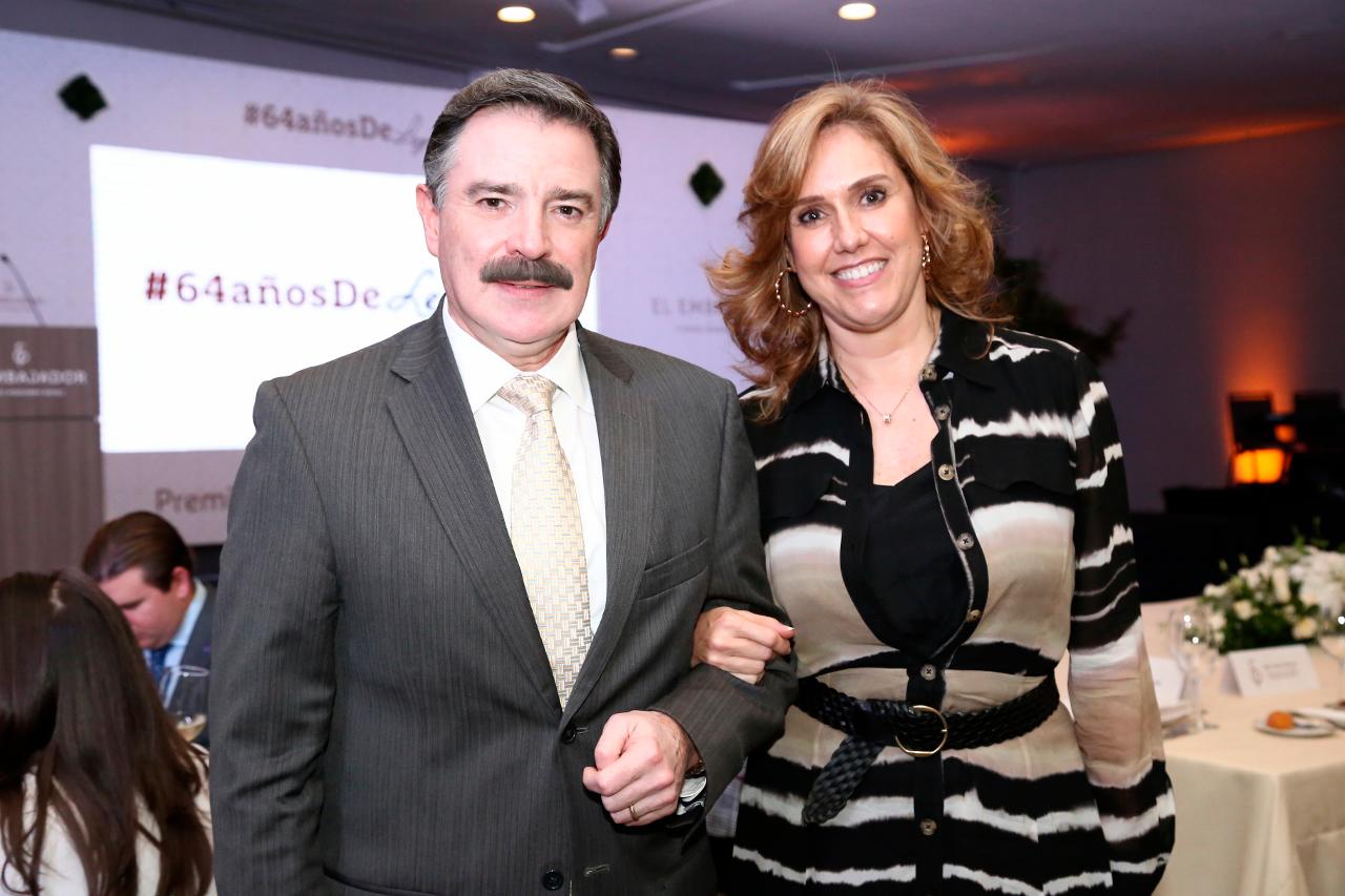 Rogelio y Mara Viesca.