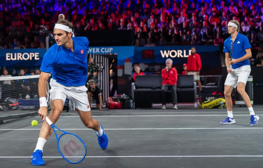 Federer gana punto de dobles y Europa aventaja en Copa Laver