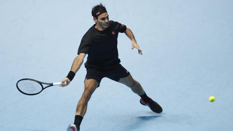 Federer vence a Berrettini para primera victoria en Masters Federer vence a Berrettini para primera victoria en Masters