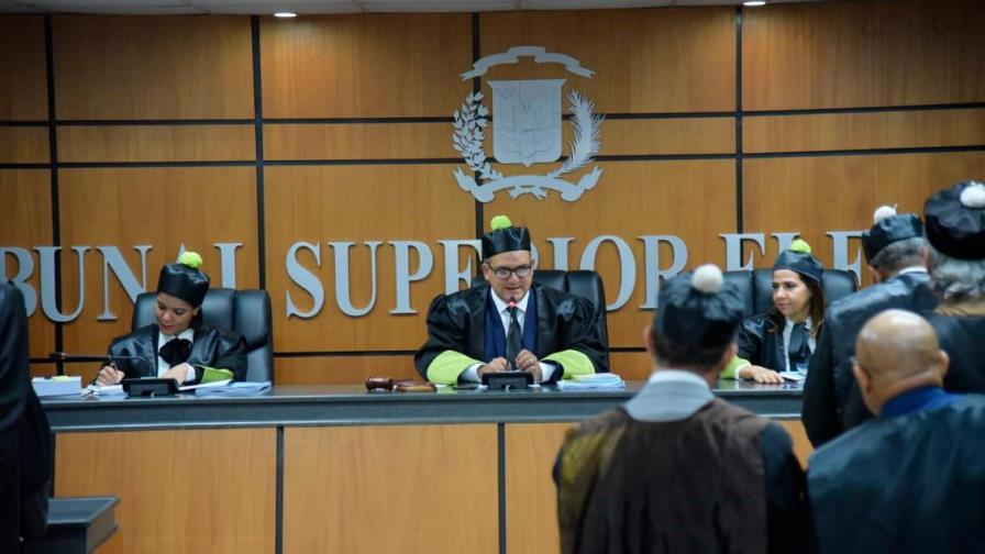 Aplazan para las 4:00 de la tarde recurso de Leonel que busca impedir proclamación de Gonzalo 