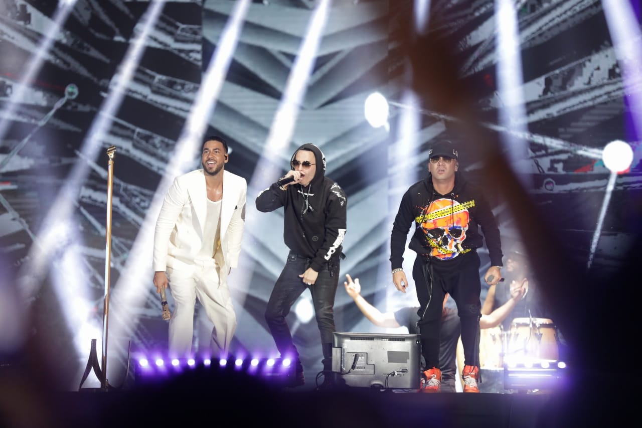 Con Wisin y Yandel. Juntos cantaron “Noche de sexo”