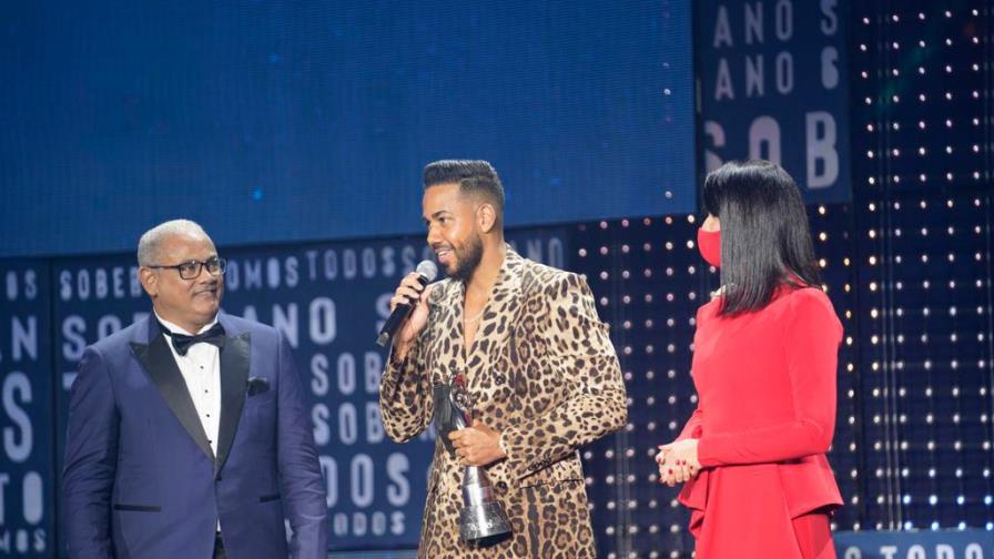 Niní Cáffaro y Romeo Santos reciben Gran Soberano 2019 y 2020 Niní Cáffaro y Romeo Santos reciben Gran Soberano 2019 y 2020