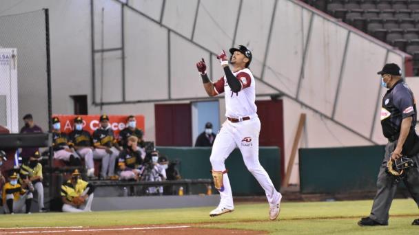 Ronald Guzmán regresó para comandar los bateadores en la pelota invernal dominicana