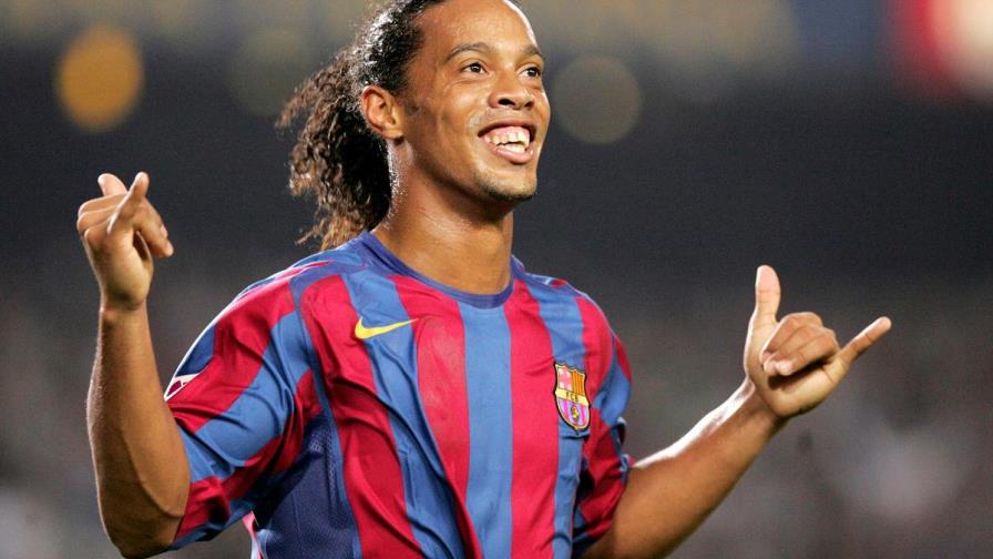 Exjugador de fútbol Ronaldinho anuncia su positivo al Covid-19 Exjugador de fútbol Ronaldinho anuncia su positivo al Covid-19