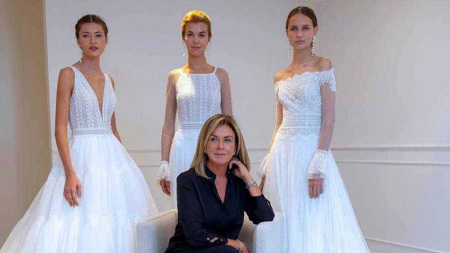 Rosa Clará, 25 años vistiendo novias “de una manera diferente”