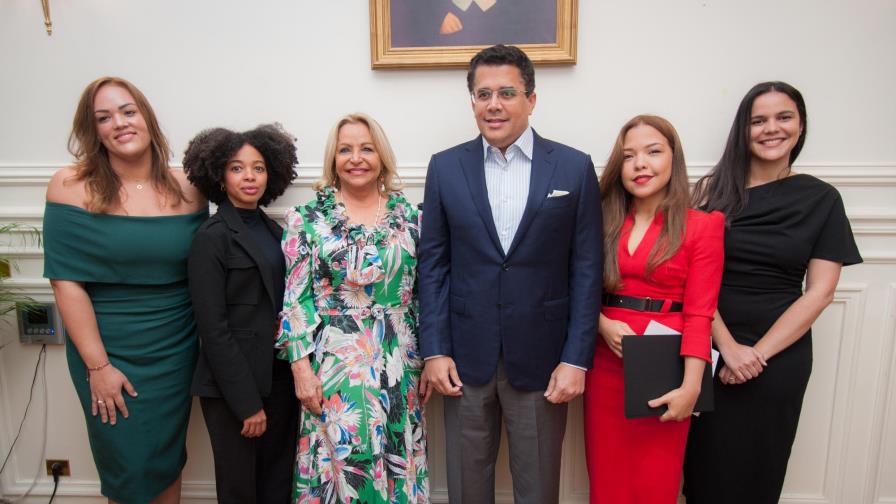 Mitur y Embajada Dominicana en Francia relanzan turismo de RD en París Mitur y Embajada Dominicana en Francia relanzan turismo de RD en París