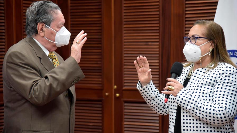 Juramentan a Conrado Asencio como nuevo presidente del Consejo de Coraasan 