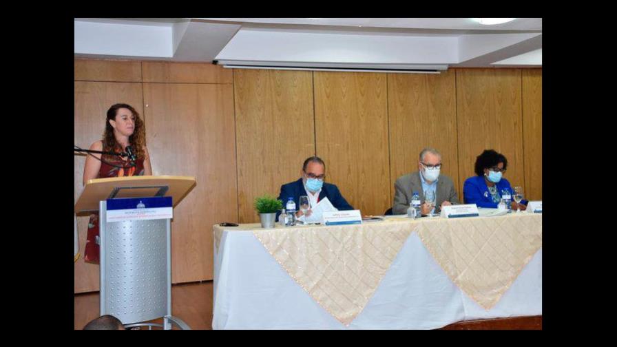 El Gobierno incorporará a mujeres cuidadoras al trabajo remunerado