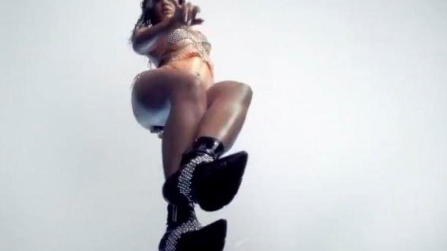 Rosalía lanza unas sensuales imágenes, avance de su nuevo disco para 2022