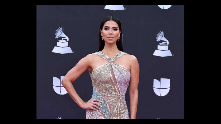 Roselyn Sánchez sufre caída y cancela su participación como presentadora de los Latin Grammys Roselyn Sánchez sufre caída y cancela su participación como presentadora de los Latin Grammys