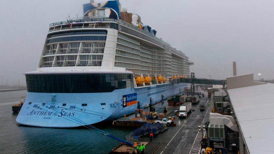 Cuatro pasajeros que viajaban desde China en crucero Royal Caribbean son ingresados en Nueva Jersey