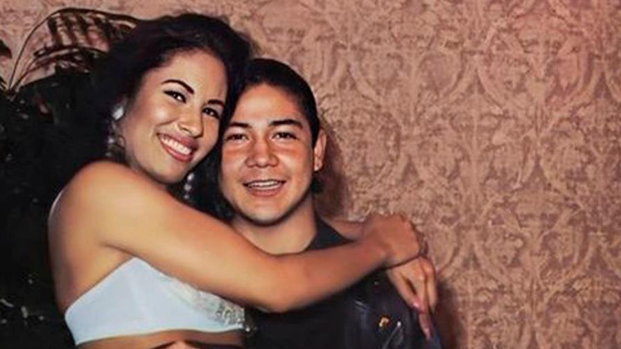 Viudo de Selena reacciona al estreno de la serie de Netflix Viudo de Selena reacciona al estreno de la serie de Netflix