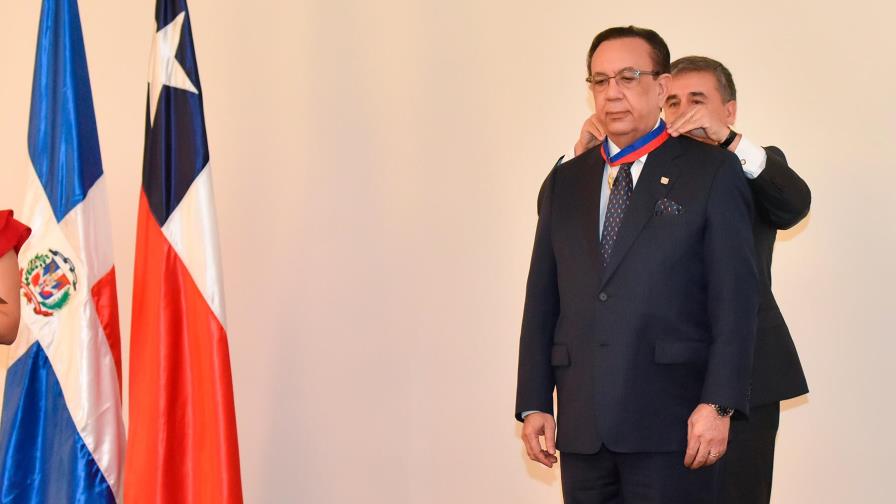 Valdez Albizu recibió la condecoración Orden Bernardo O’Higgins en grado Gran Oficial del Gobierno de Chile