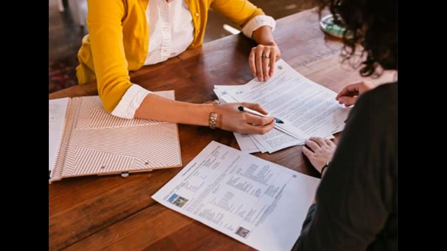 Miente en su currículum para obtener un trabajo y la condenan a 25 meses de cárcel