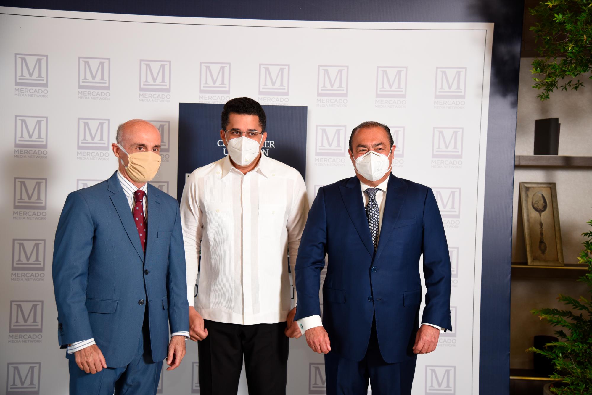 El embajador español en RD Alejandro Abellán García de Diego, David Collado y Diego Hugo De Moya.
