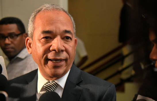 Funcionarios, empresarios y políticos, presentes en la Blandino por muerte del padre del presidente Funcionarios, empresarios y políticos, presentes en la Blandino por muerte del padre del presidente