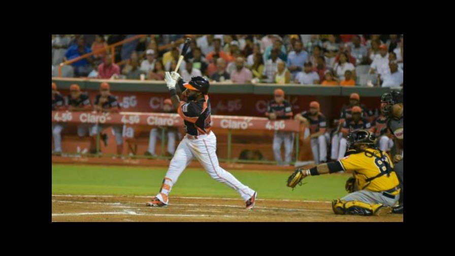 Toros frenan el empuje de los Tigres al derrotarlos cinco por tres Toros frenan el empuje de los Tigres al derrotarlos cinco por tres