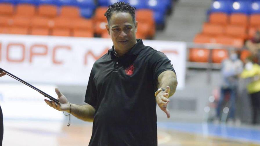 Titanes y Leones tras correcciones en segundo juego de la final Titanes y Leones tras correcciones en segundo juego de la final