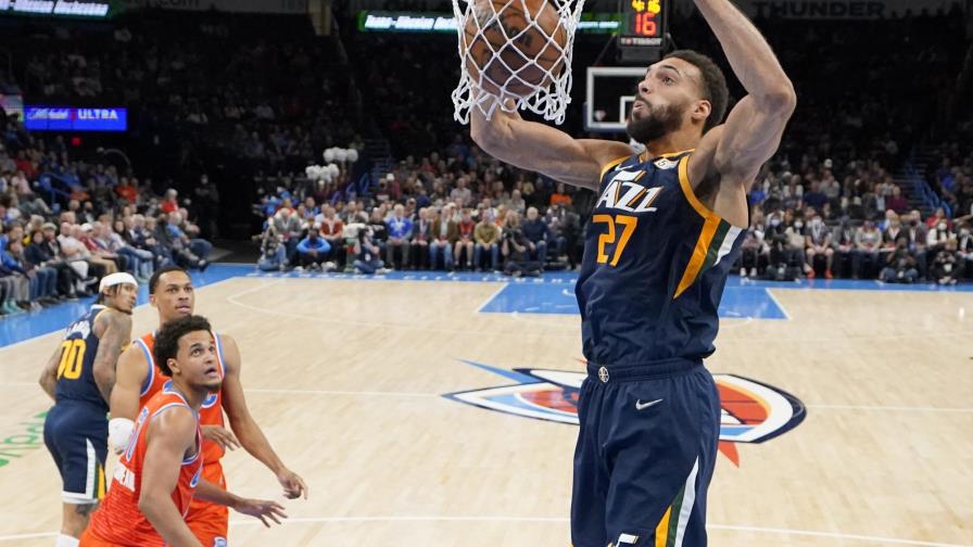 Mitchell explota en minuto final y el Jazz vence al Thunder