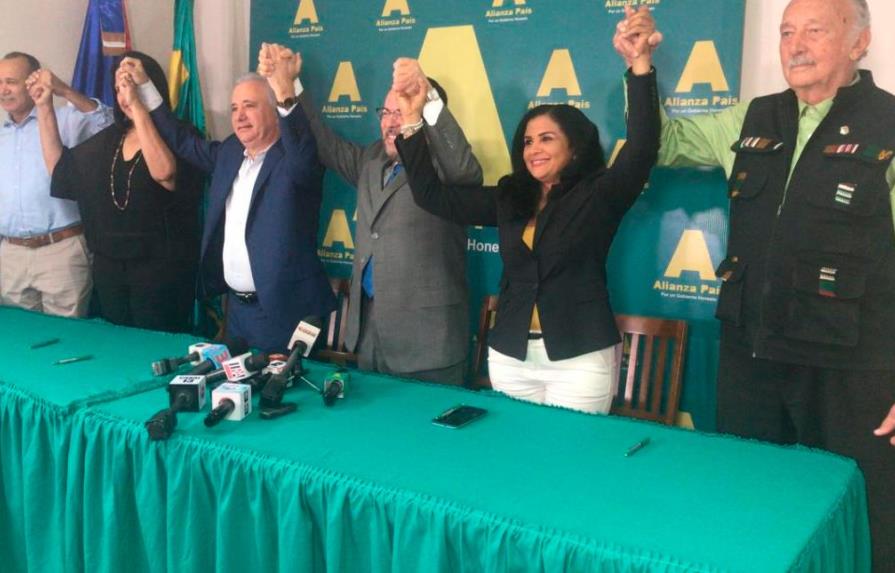 Alianza País presenta a Antonio Taveras Guzmán como su candidato a senador por Santo Domingo
Taveras Guzmán promete enfrentar la corrupción