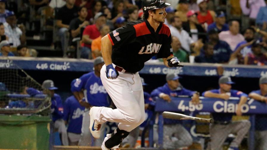 Un oportuno Ryan Court ayuda al Escogido a regresa al segundo con triunfo sobre el Licey