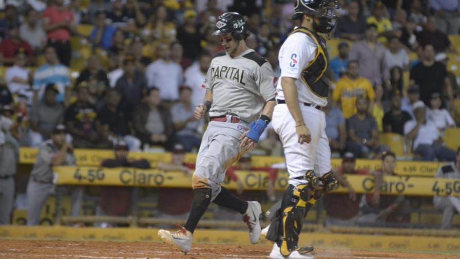 El Escogido defiende la punta y aleja a las Águilas