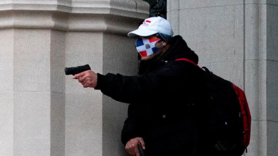 Policía dice pistolero dominicano en catedral de NY buscaba tomar rehenes Policía dice pistolero dominicano en catedral de NY buscaba tomar rehenes