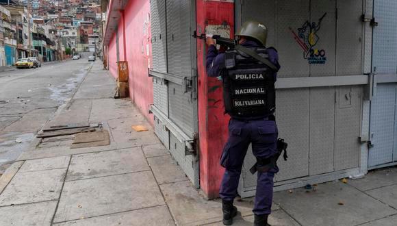 Vivir entre las balas en las barriadas de una Venezuela empobrecida