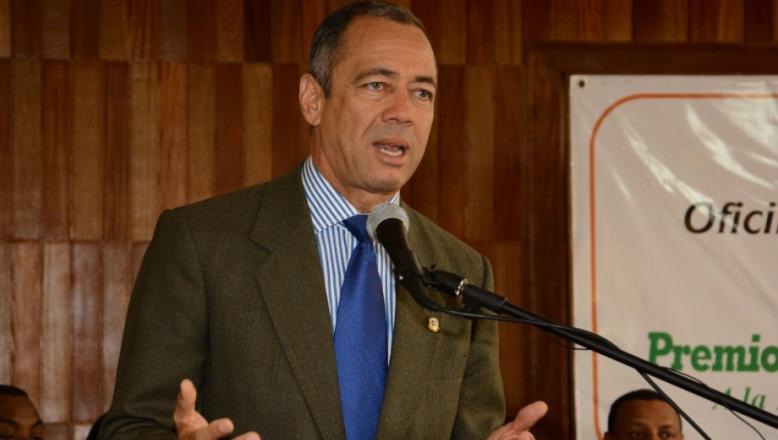 Senador Rubén Toyota se aísla en su casa en prevención al COVID-19  