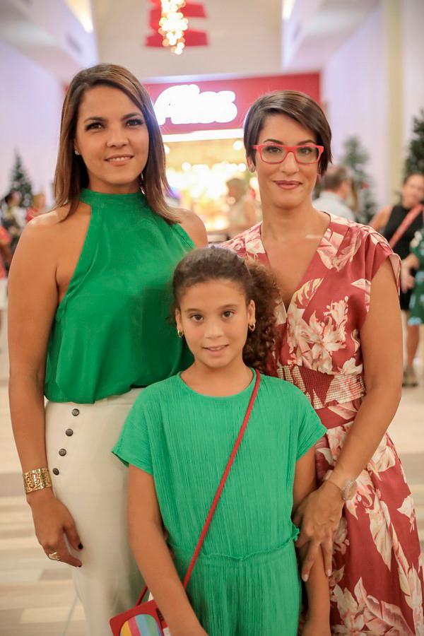 Sabrina Alba, Jeanntte Estefan y Marcelle Flores.