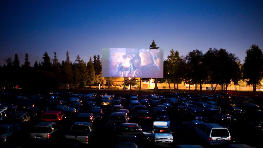 Autocinemas, la alternativa que podría regresar el cine a los dominicanos tras la pandemia 