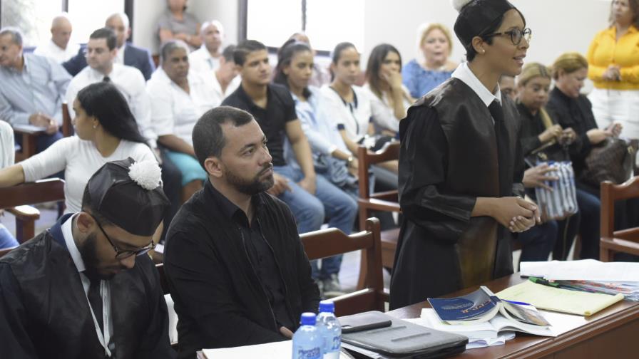Envían a juicio de fondo a sacerdote católico acusado de abusar sexualmente de un menor