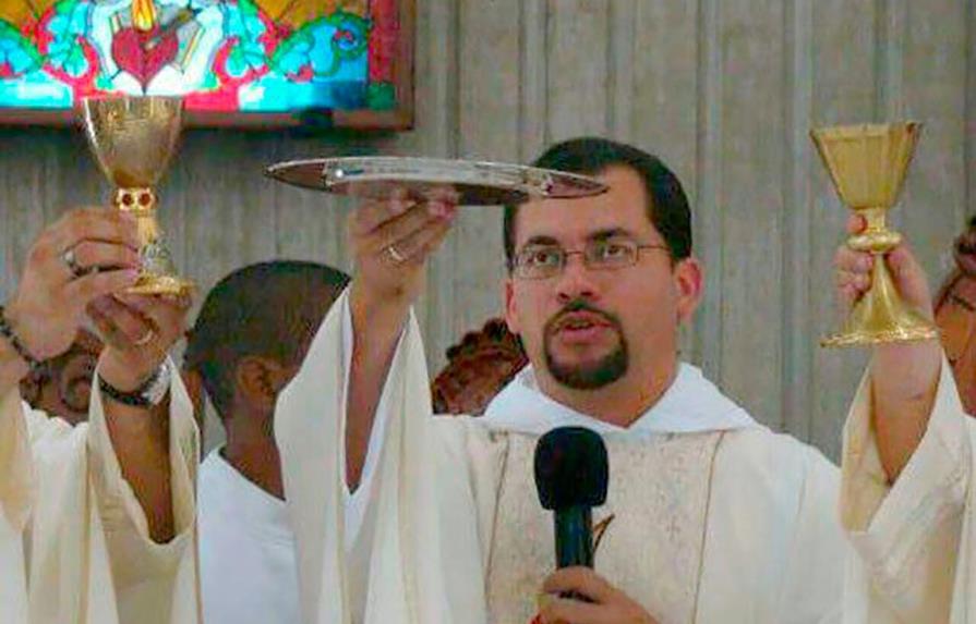 Inician este miércoles juicio de fondo a sacerdote acusado de violar menor en La Vega