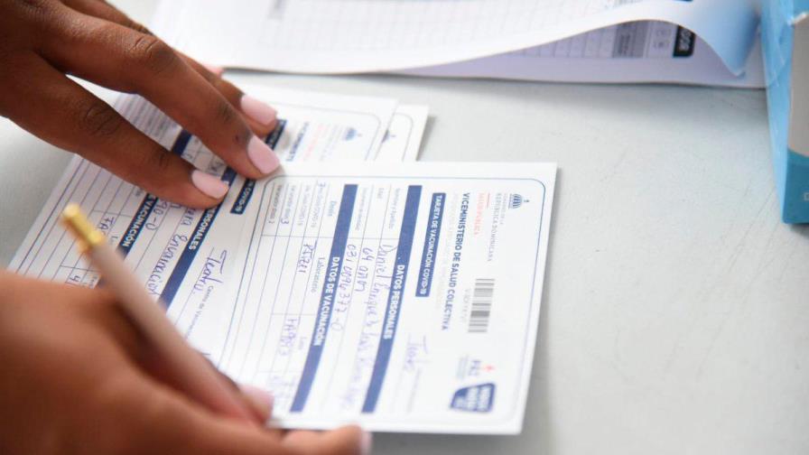 Falsificación de tarjetas de vacunación y pruebas PCR será penalizada con prisión de hasta 10 años Falsificación de tarjetas de vacunación y pruebas PCR será penalizada con prisión de hasta 10 años