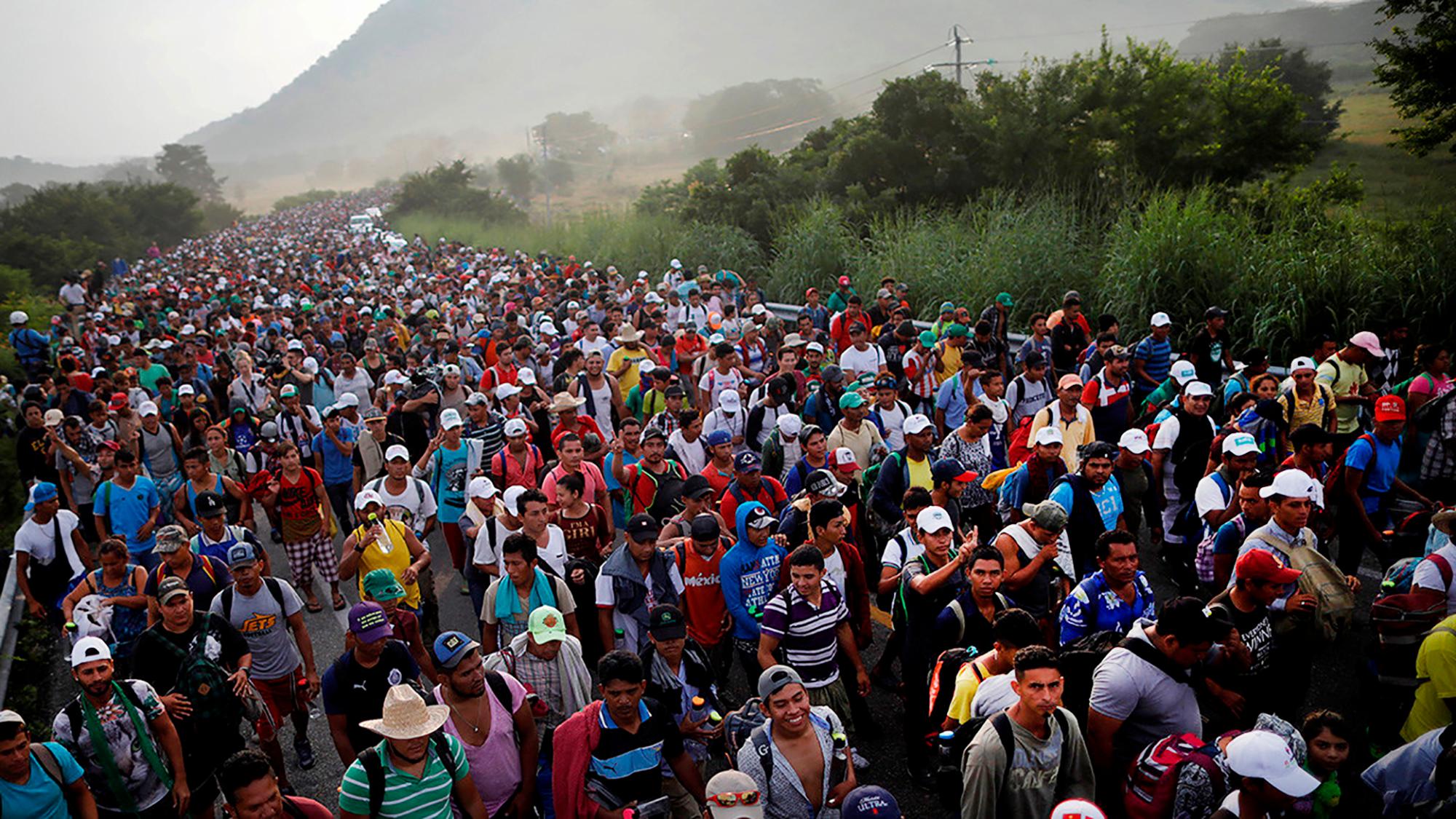 Una caravana de miles de migrantes de América Central, en ruta a los Estados Unidos, en una foto del 27 de octubre de 2018
