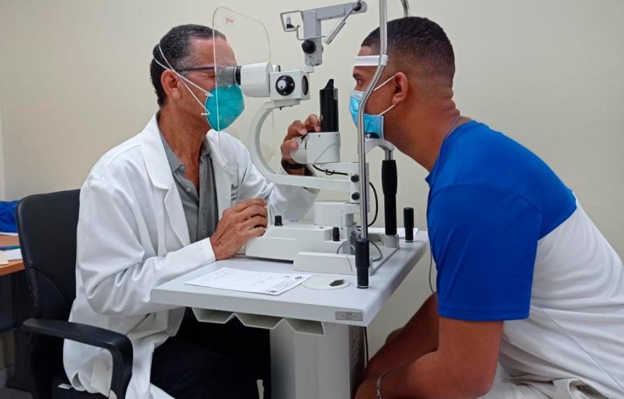 Más de mil pacientes con dificultades oftalmológicas  son asistidos en hospital Moscoso Puello