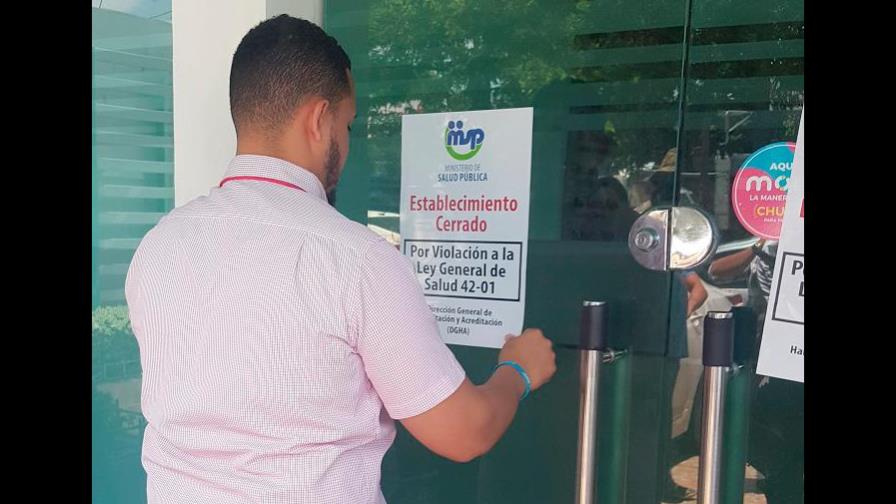 Salud Pública cierra la clínica Ginecología y Obstetricia Dr. Burgos Mercado